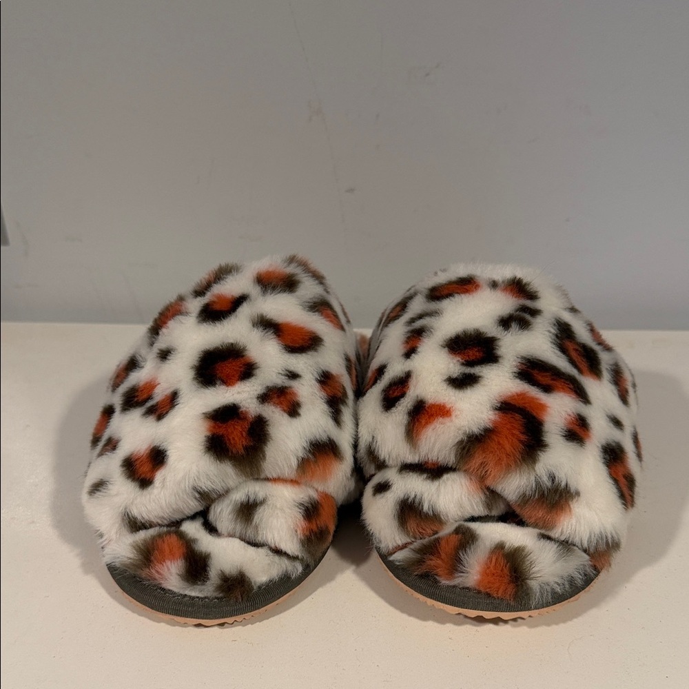SorelLeopard Print Fuzzy Slippers